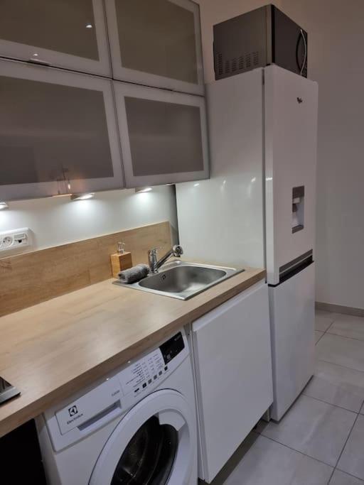 Nalan Orrygeois, Spa, Sauna, Proche Asterix Eksteriør bilde